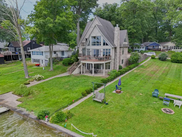 $1,600,000 | 31161 County Line Road, Dowagiac, MI 49047