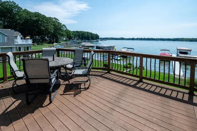 $1,600,000 | 31161 County Line Road, Dowagiac, MI 49047