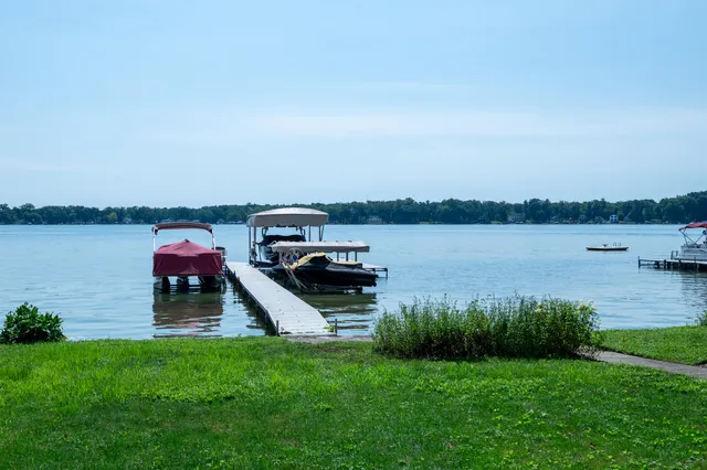 $1,600,000 | 31161 County Line Road, Dowagiac, MI 49047