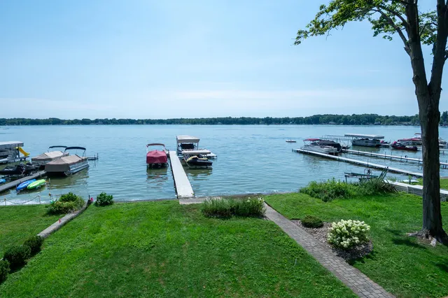 $1,600,000 | 31161 County Line Road, Dowagiac, MI 49047