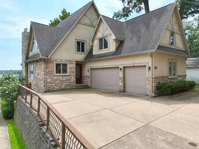 $1,600,000 | 31161 County Line Road, Dowagiac, MI 49047