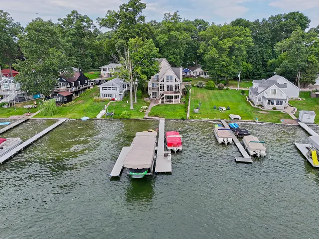 $1,600,000 | 31161 County Line Road, Dowagiac, MI 49047