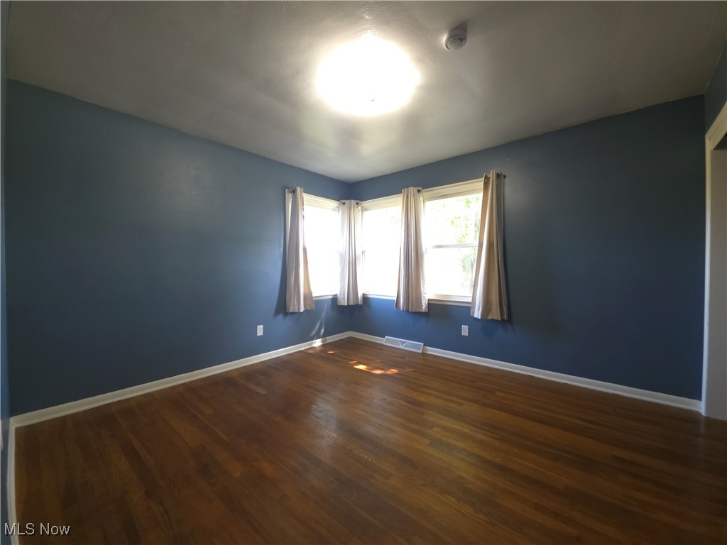3154 Jefferson Road Ashtabula, OH 44004 - Photo 11 of 31 Front Right Bedroom