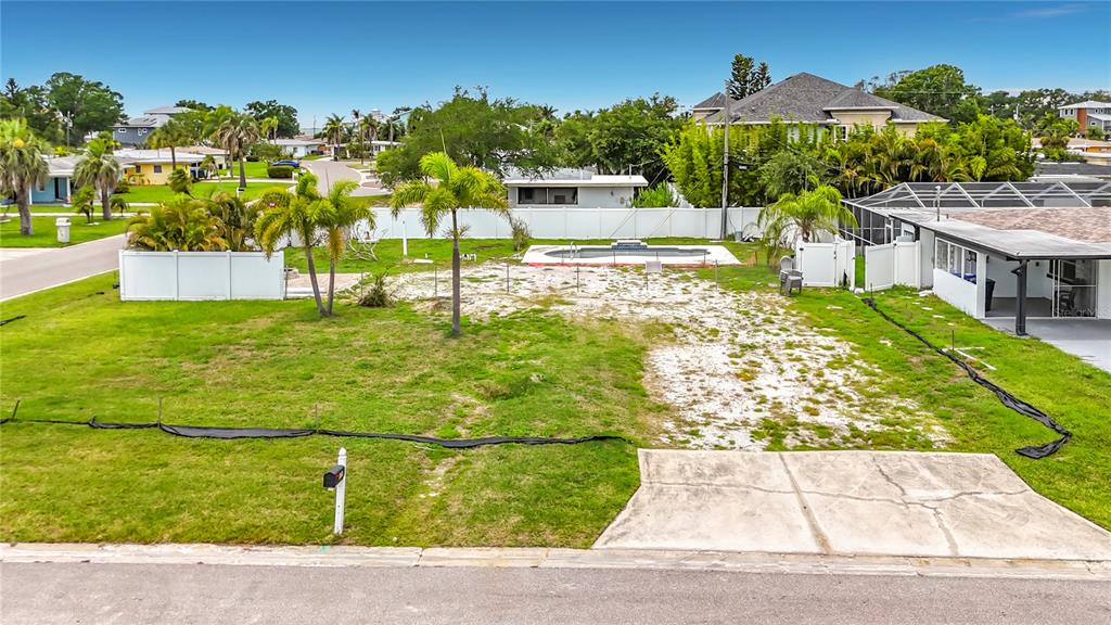2464 Del Rio Way Dunedin, FL 34698 - Photo 4 of 12