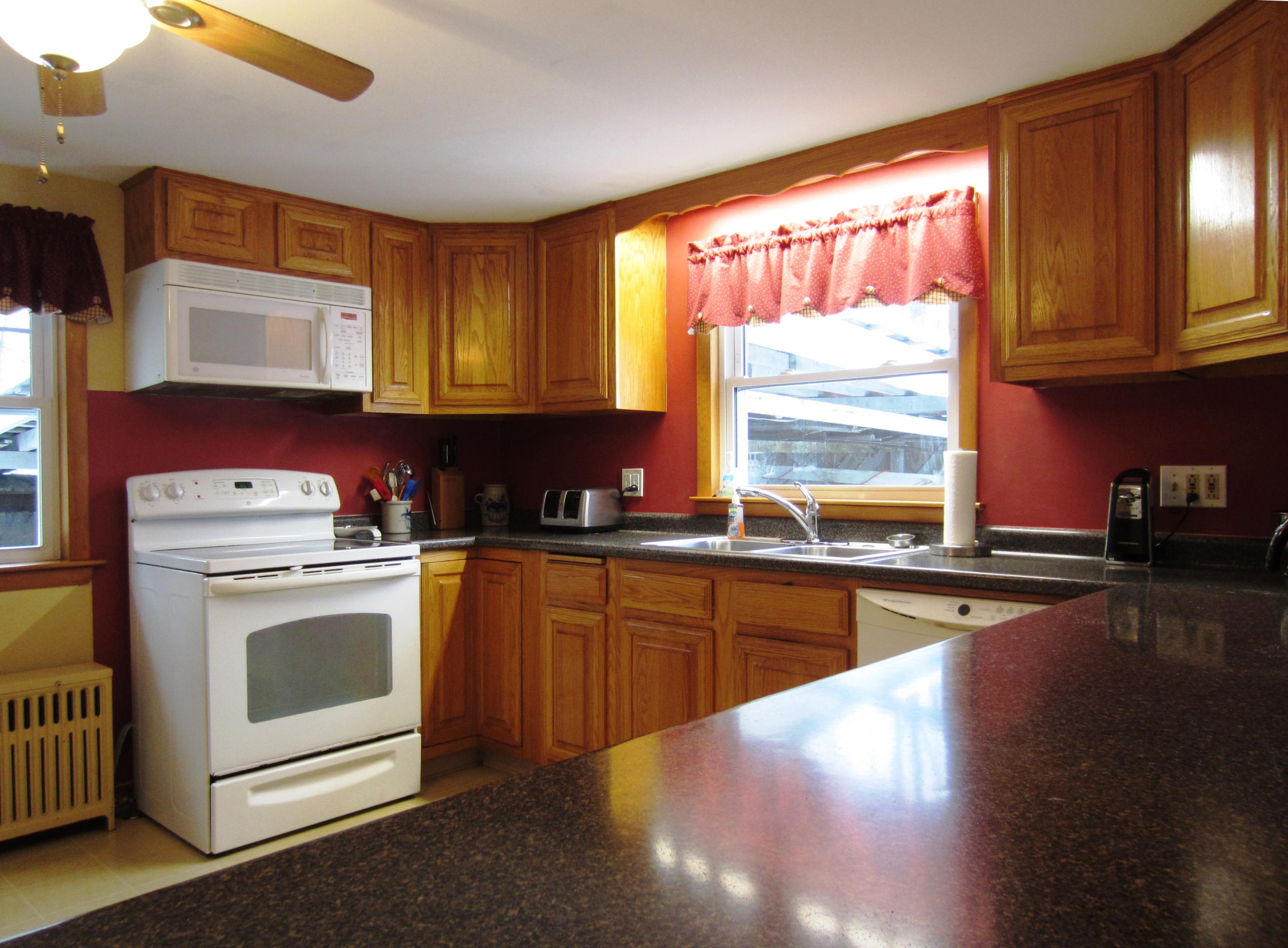 19 Auburn Street Springvale, ME 04083 - Photo 3 of 29 Kitchen2