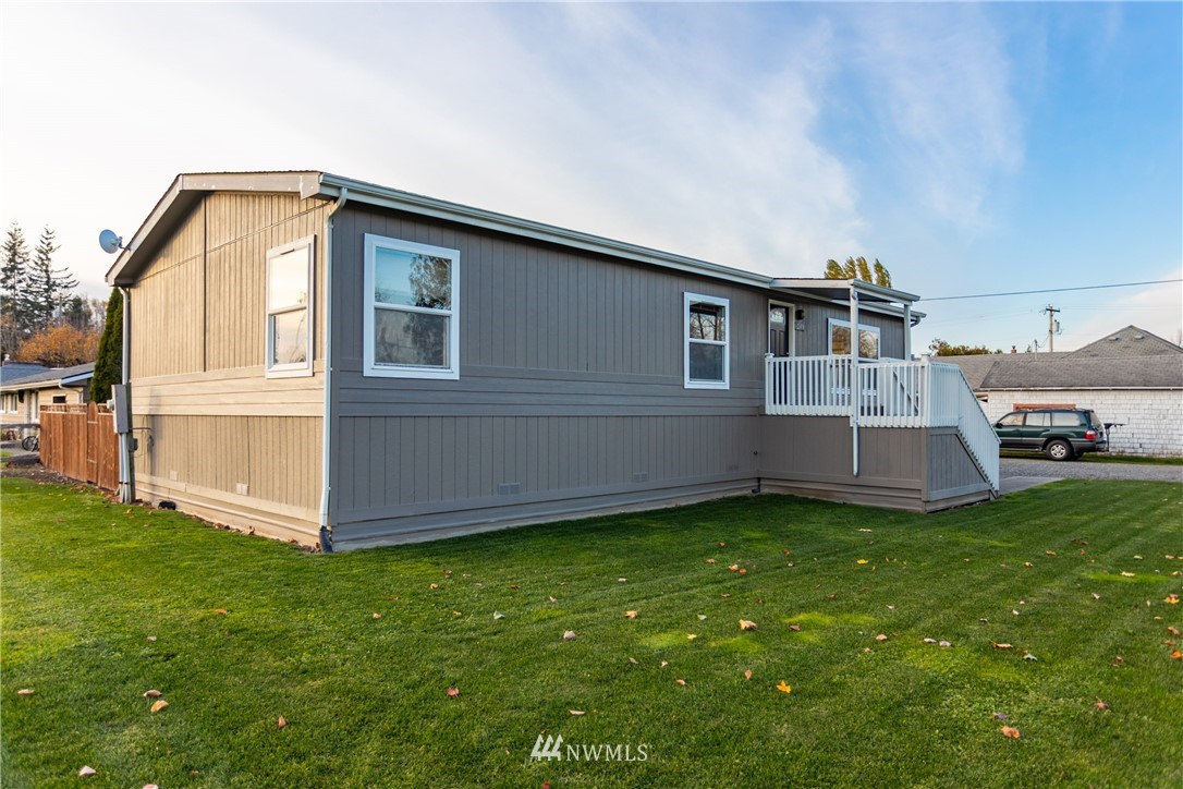 241 Fisk Street Sumas, WA 98295 - Photo 3 of 20 Gallery Image 3