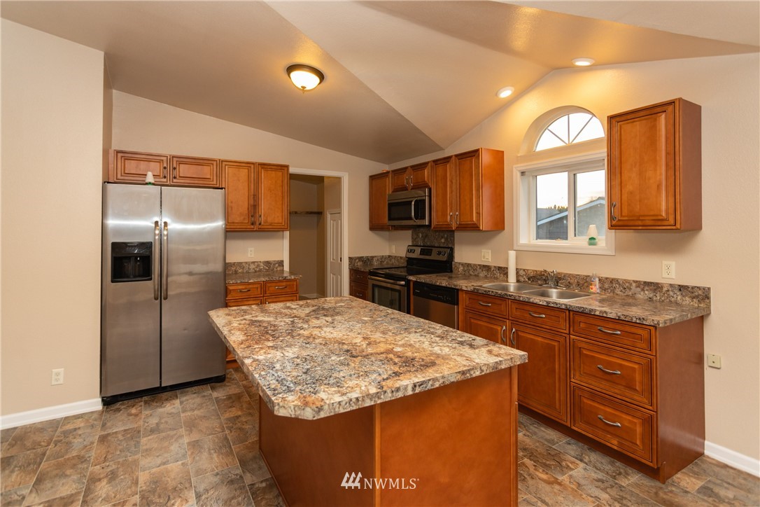 241 Fisk Street Sumas, WA 98295 - Photo 4 of 20 Gallery Image 4