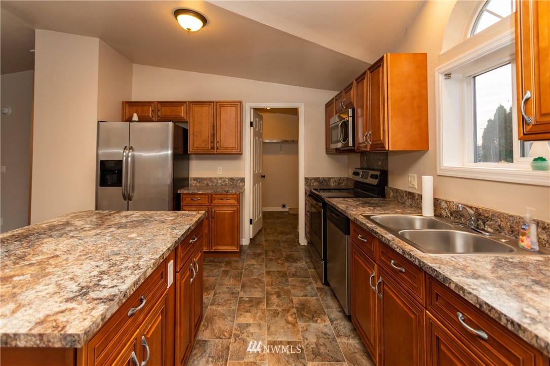241 Fisk Street Sumas, WA 98295 - Photo 6 of 20 Gallery Image 6