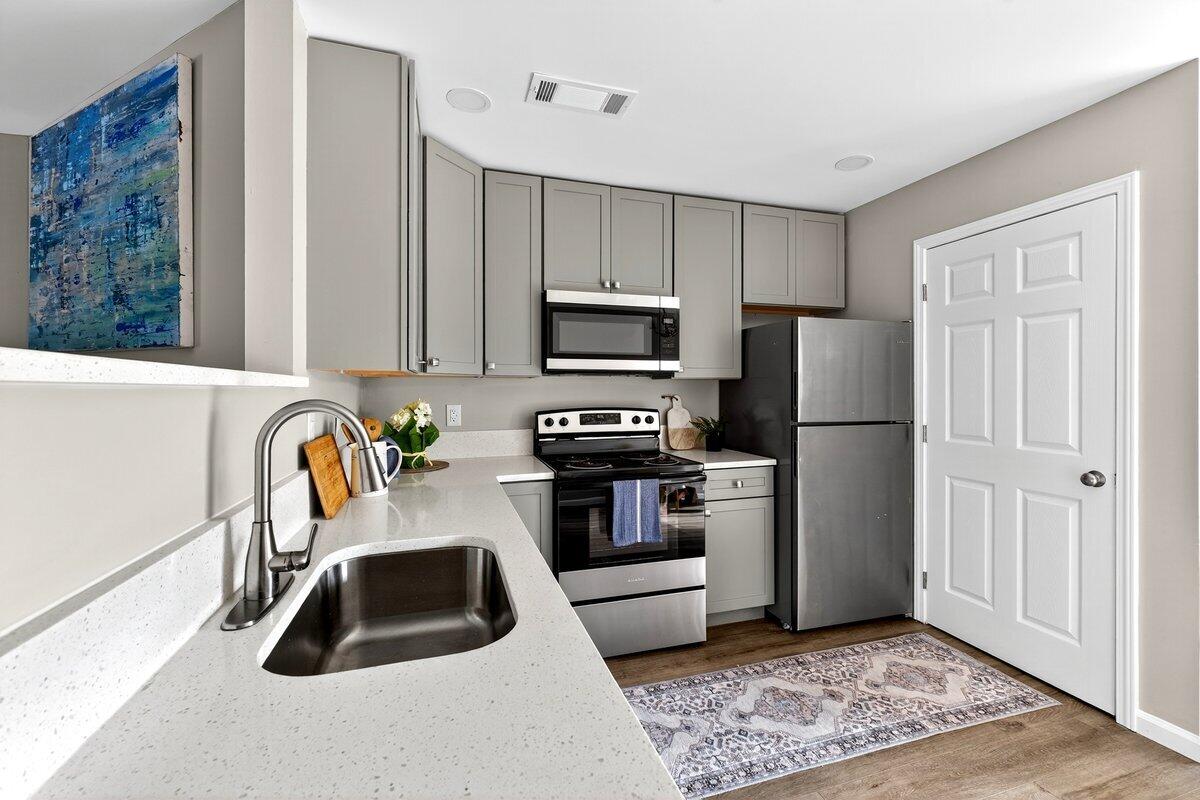 154 Rahway Road, Unit H Goose Creek, SC 29445 - Photo 12 of 34 DSC00272