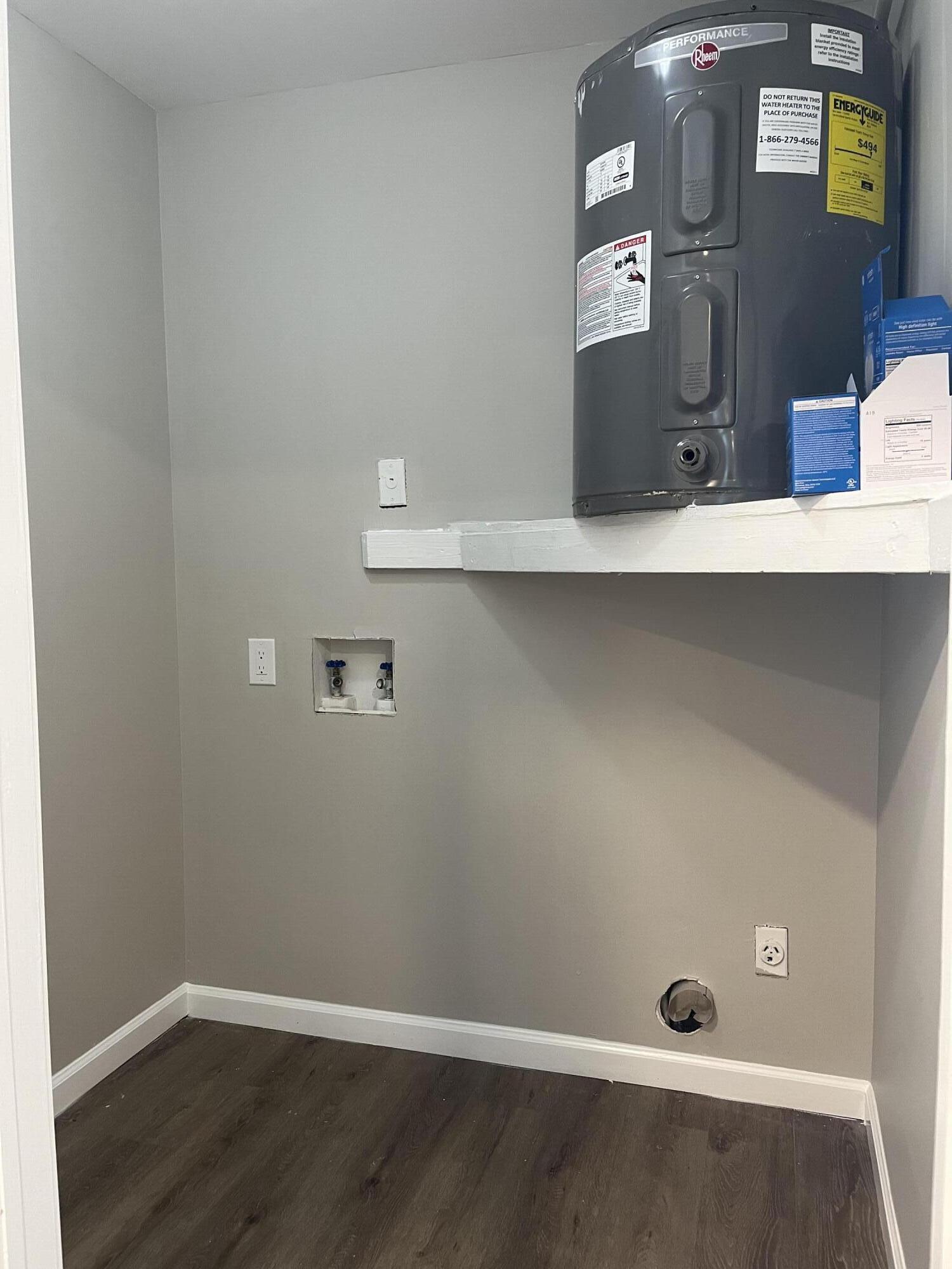 154 Rahway Road, Unit H Goose Creek, SC 29445 - Photo 32 of 34 Laundry Room