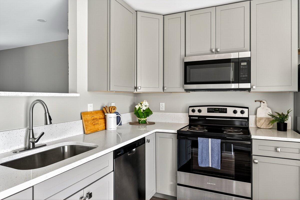 154 Rahway Road, Unit H Goose Creek, SC 29445 - Photo 10 of 34 DSC00279