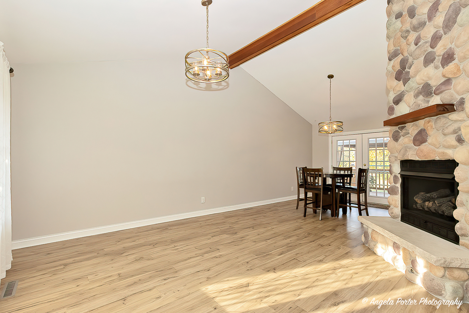 203 Springbrook Court McHenry, IL 60050 - Photo 5 of 39 Gallery Image 5
