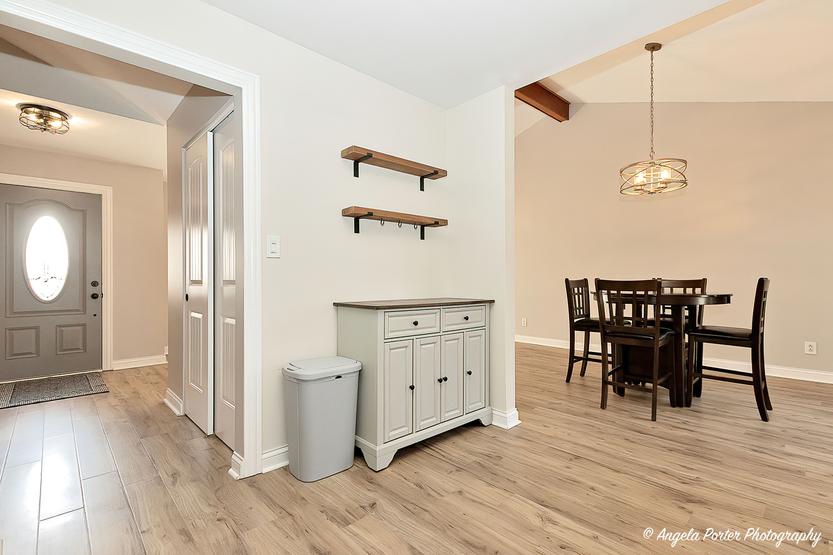 203 Springbrook Court McHenry, IL 60050 - Photo 8 of 39 Gallery Image 8