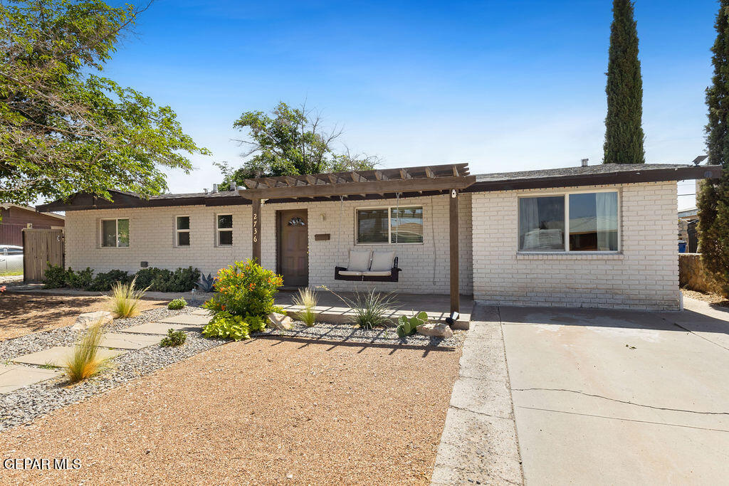 2736 Hawick Road El Paso, TX 79925 - Photo 4 of 41 06