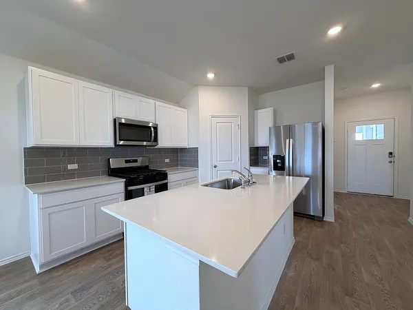 $2,100 | 348 San Juan Trail, Bastrop, TX 78602