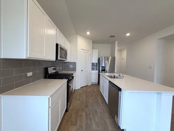 $2,100 | 348 San Juan Trail, Bastrop, TX 78602