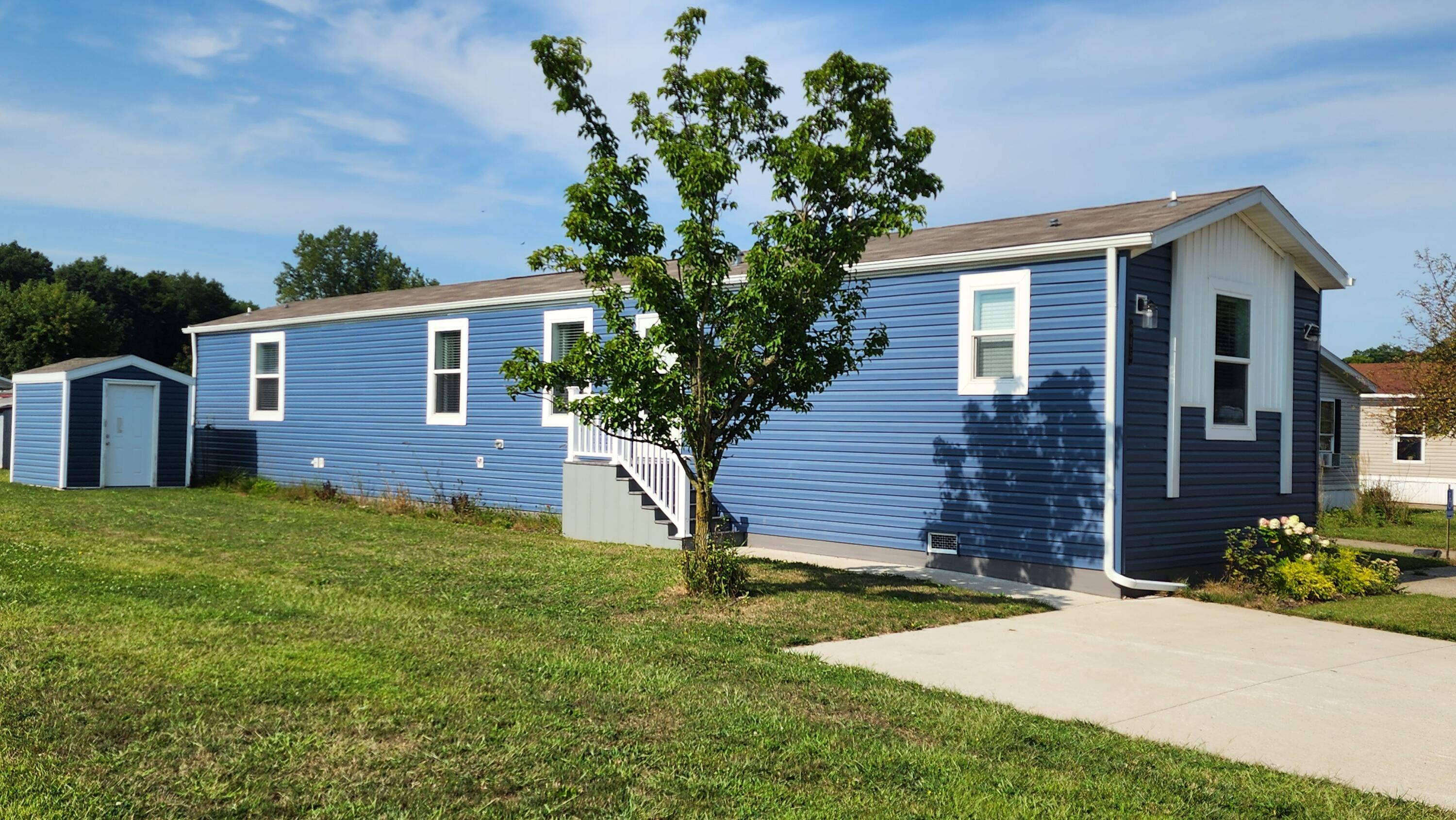 645 North Gallery Drive, Unit 98 Eaton Rapids, MI 48827 - Photo 1 of 22 1000013338
