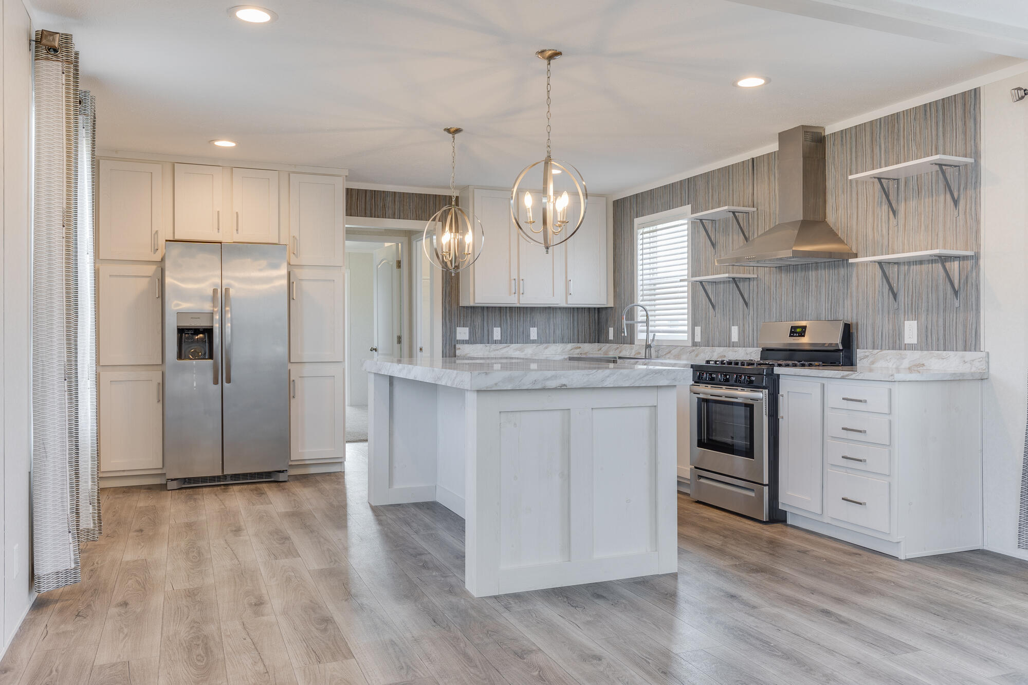 645 North Gallery Drive, Unit 98 Eaton Rapids, MI 48827 - Photo 4 of 22 MCM_645_Gallery_Drive_Eaton_Rapids-5