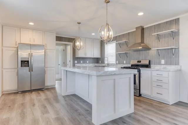 $79,000 | 645 North Gallery Drive, Unit 98, Eaton Rapids, MI 48827