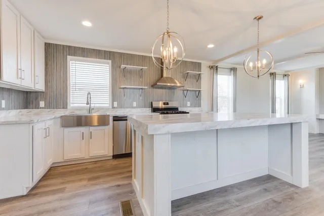 $79,000 | 645 North Gallery Drive, Unit 98, Eaton Rapids, MI 48827