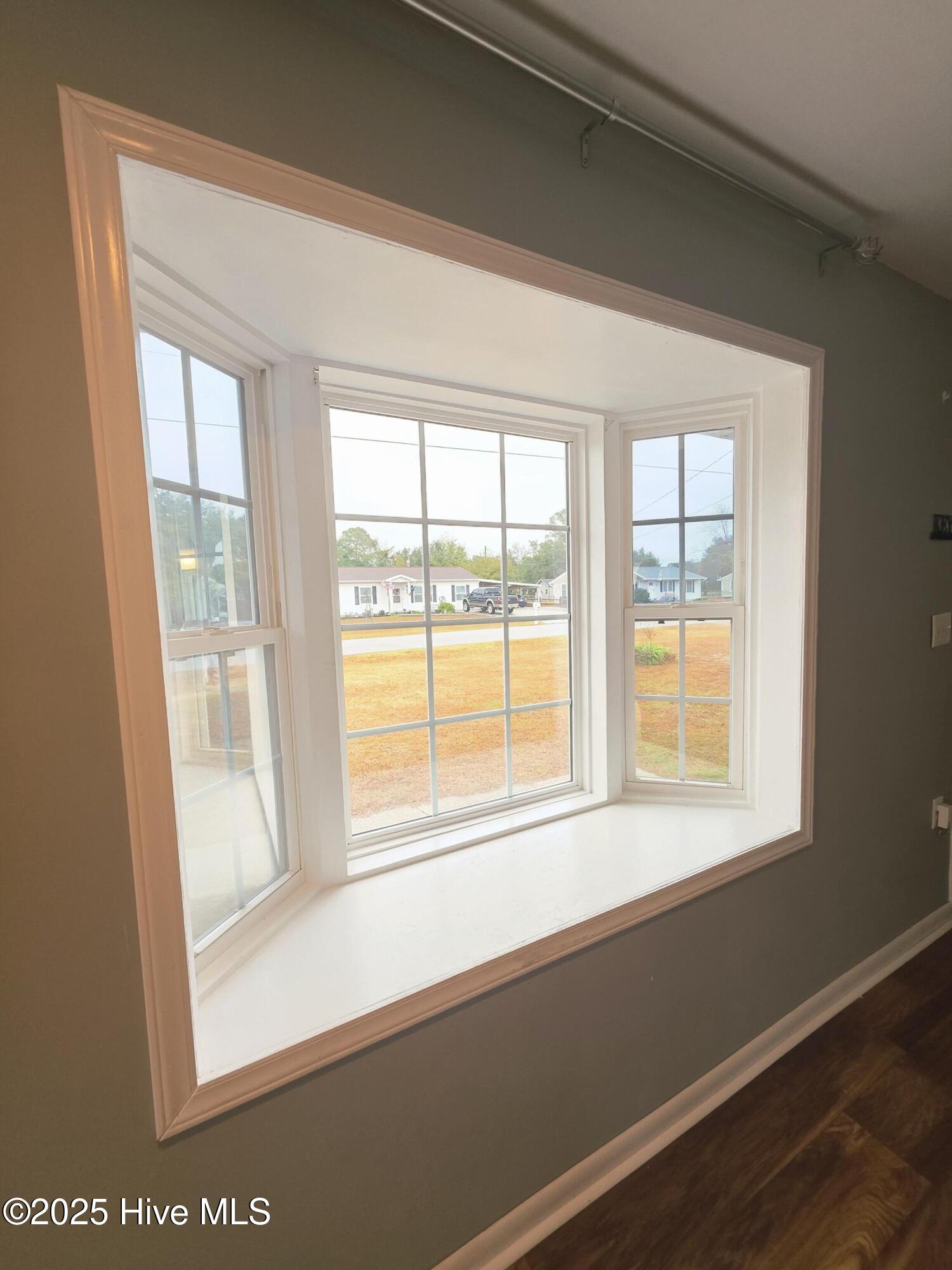 46 Riegel Drive Hubert, NC 28539 - Photo 4 of 23 20251202_144324