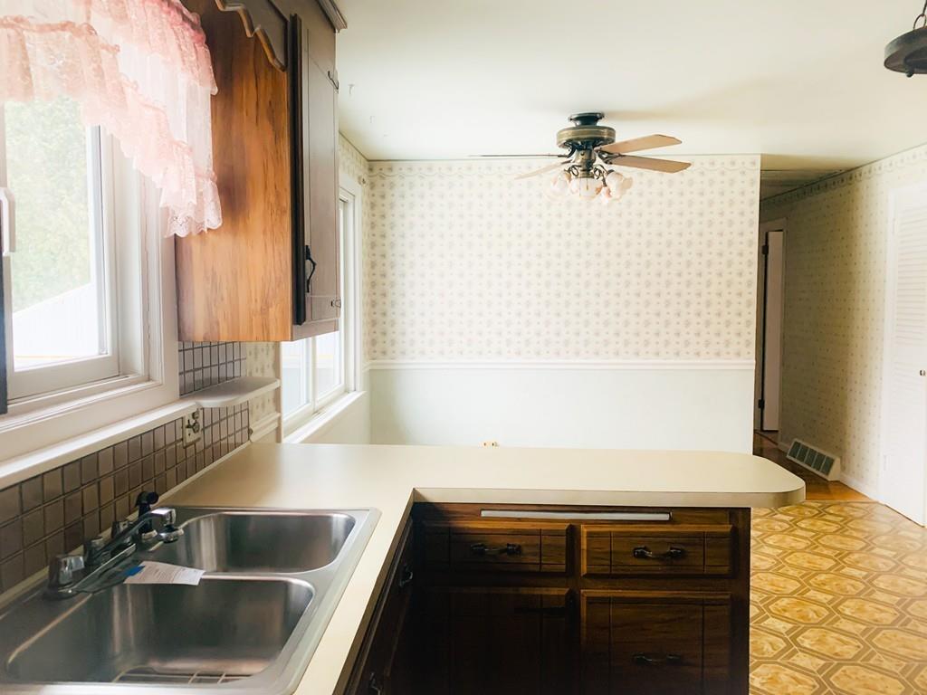 993 Burnett Road Chicopee, MA 01020 - Photo 7 of 14 Gallery Image 7