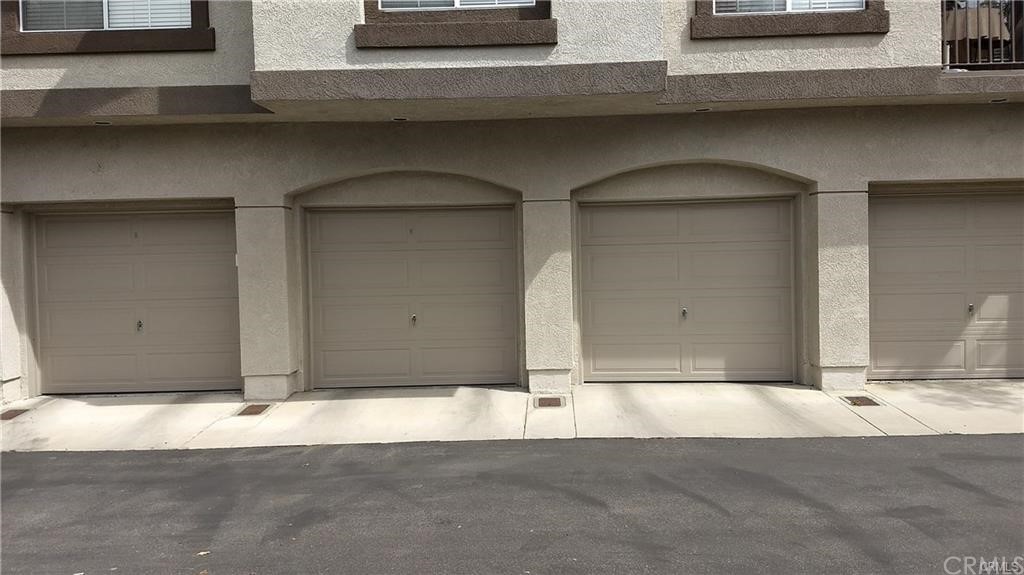 291 Chaumont Circle Lake Forest, CA 92610 - Photo 13 of 13 a view of a garage