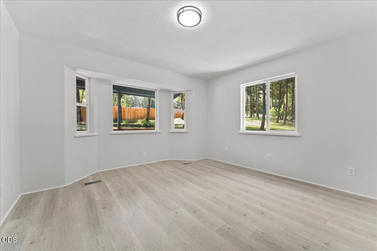 1537 Murphy Creek Road Grants Pass, OR 97527 - Photo 18 of 43