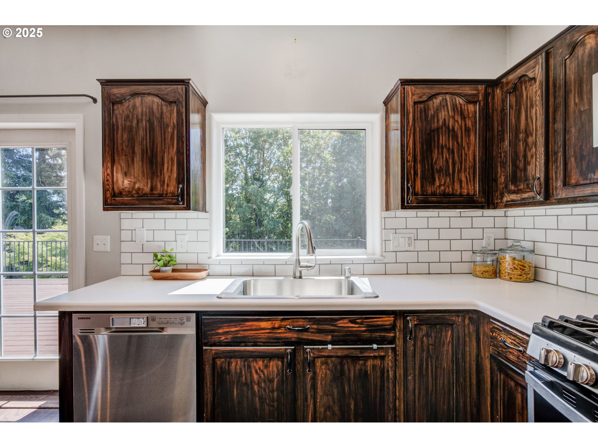 2010 Southwest 6th Avenue Camas, WA 98607 - Photo 12 of 40 Gallery Image 12