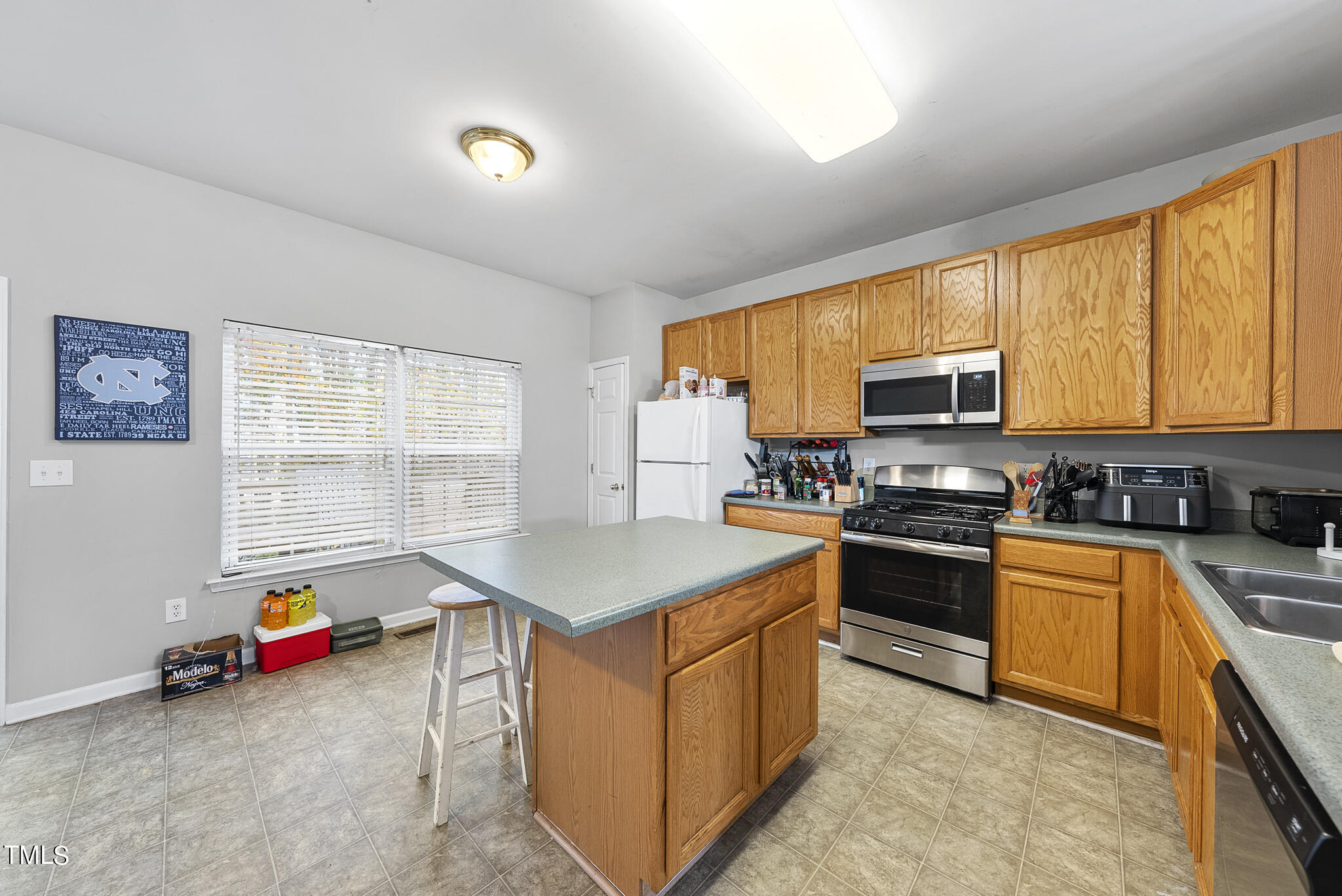 2910 Barrymore Street, Unit 100 Raleigh, NC 27603 - Photo 6 of 23 DSC07189