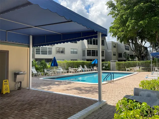 a view of a tennis court