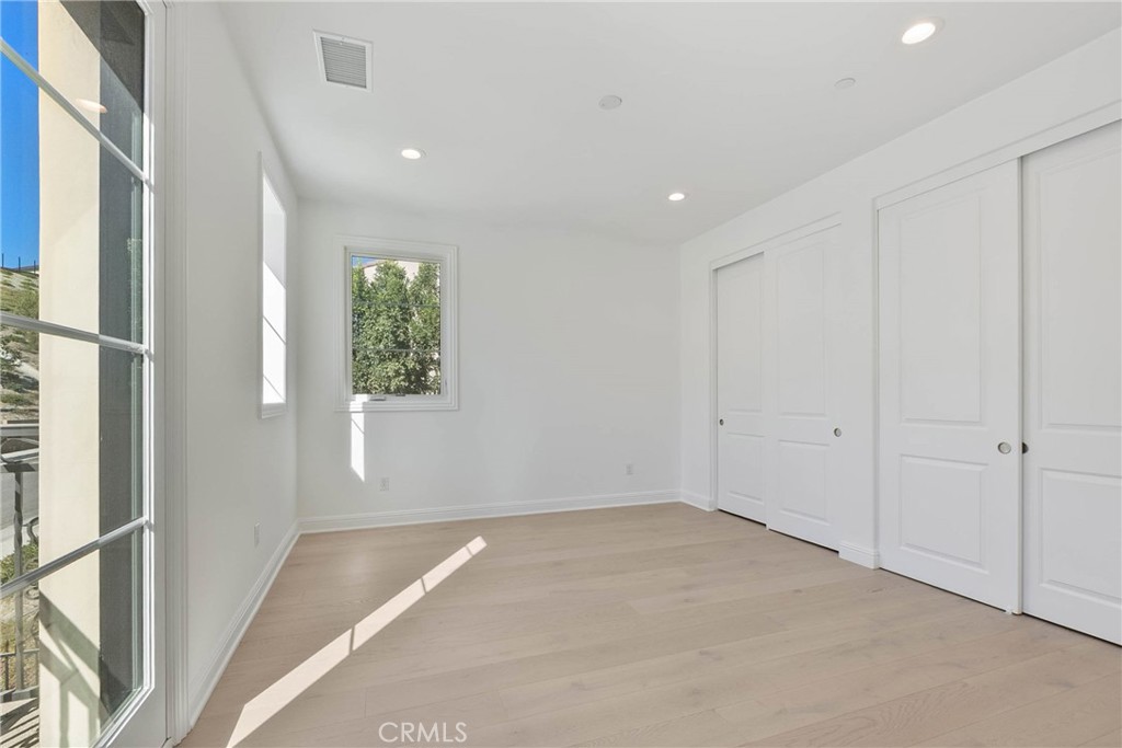 20448 Liverpool Way Porter Ranch, CA 91326 - Photo 31 of 60