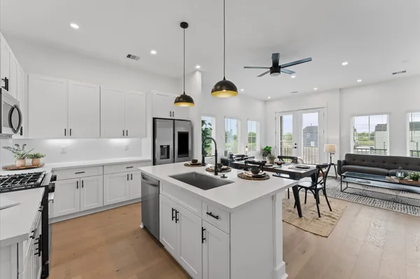 $319,900 | 3013 Jensen Drive, Houston, TX 77026