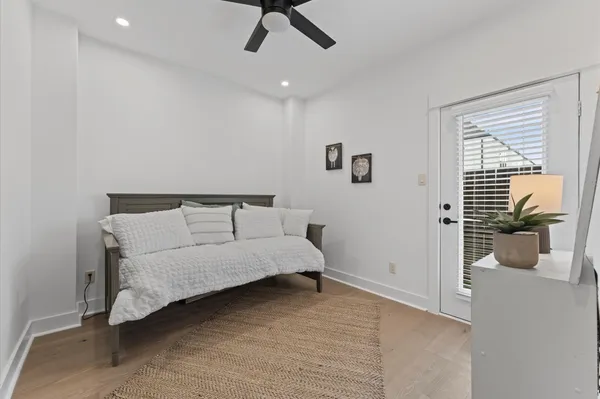 $319,900 | 3013 Jensen Drive, Houston, TX 77026