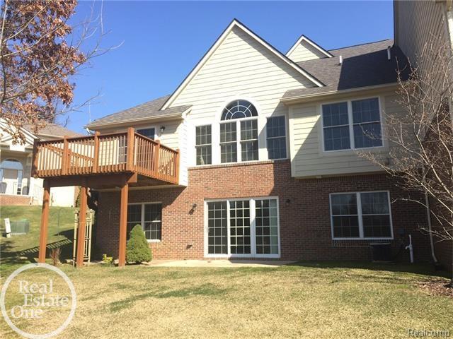 644 Mountain Circle Rochester Hills, MI 48306 - Photo 3 of 18