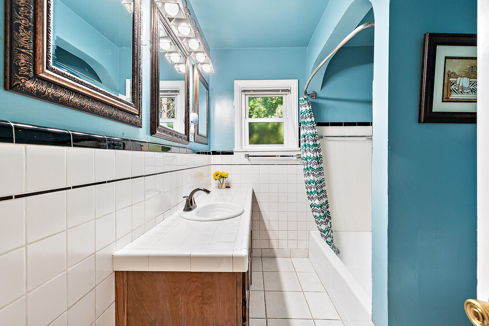 2833 Lower River Road Grants Pass, OR 97526 - Photo 17 of 60 Primary Bathroom!