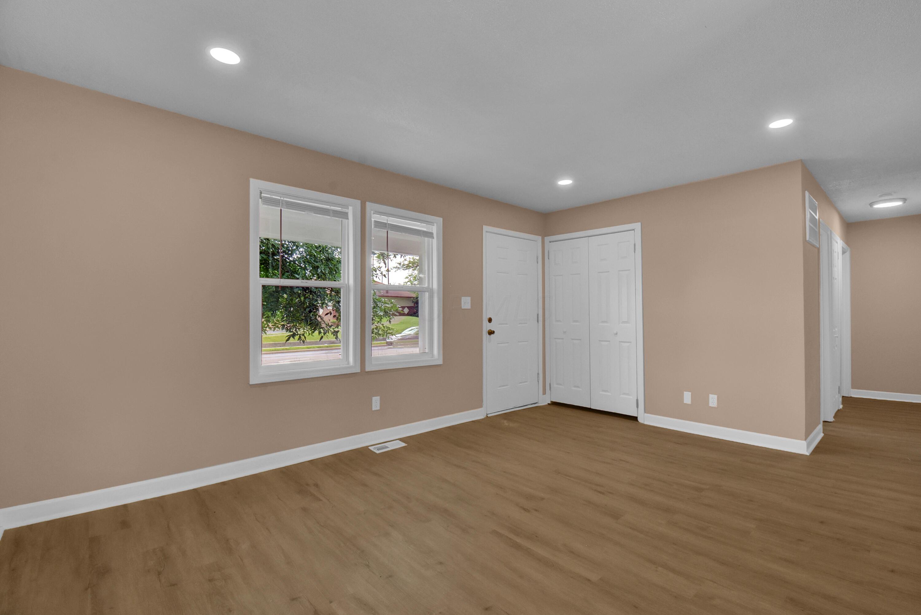 643 Demorest Road Columbus, OH 43204 - Photo 15 of 38 DSC_3395