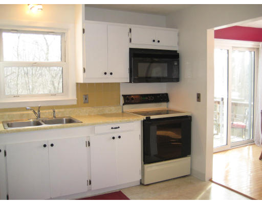 22 Howard Road Maynard, MA 01754 - Photo 3 of 15