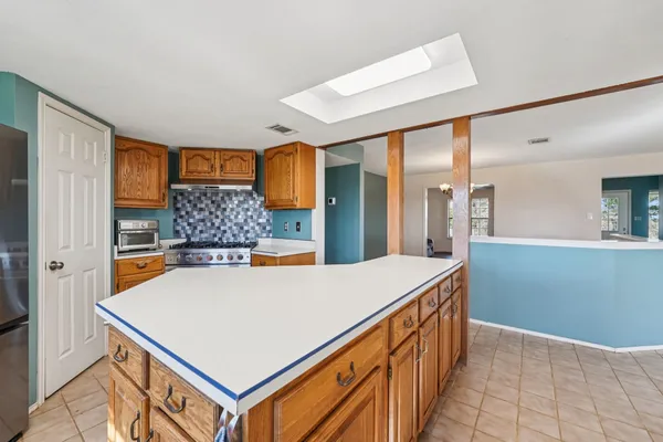 $1,100,000 | 407 Country Lane, McDade, TX 78650