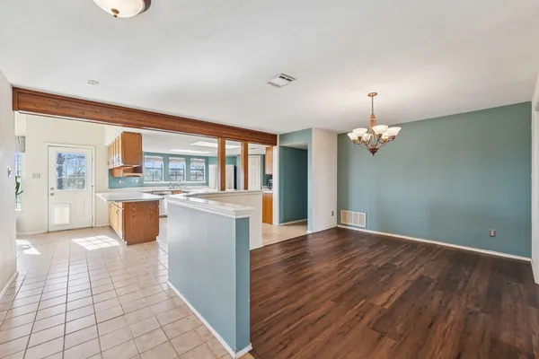 $1,100,000 | 407 Country Lane, McDade, TX 78650