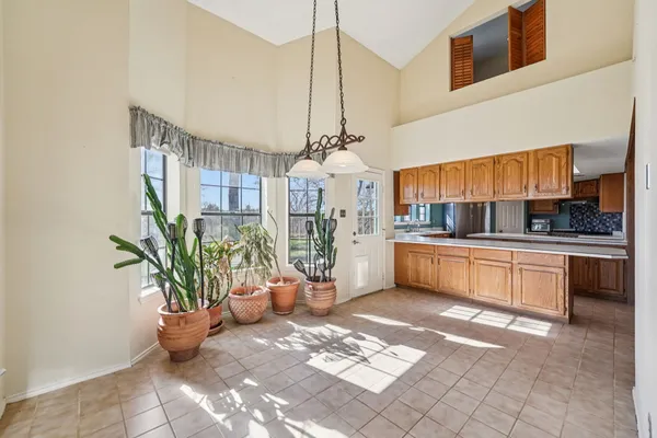 $1,100,000 | 407 Country Lane, McDade, TX 78650