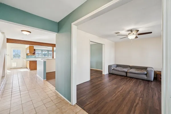 $1,100,000 | 407 Country Lane, McDade, TX 78650