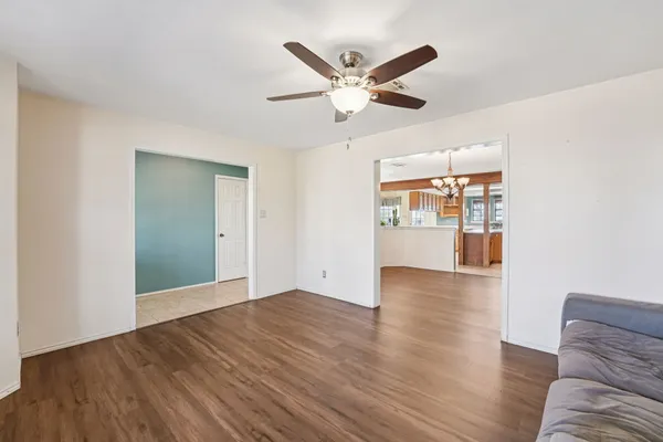 $1,100,000 | 407 Country Lane, McDade, TX 78650