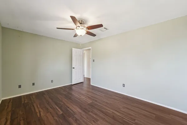 $1,100,000 | 407 Country Lane, McDade, TX 78650