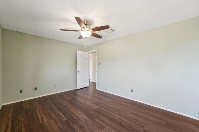 $1,100,000 | 407 Country Lane, McDade, TX 78650