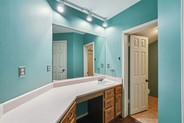 $1,100,000 | 407 Country Lane, McDade, TX 78650