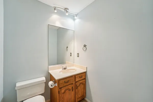 $1,100,000 | 407 Country Lane, McDade, TX 78650