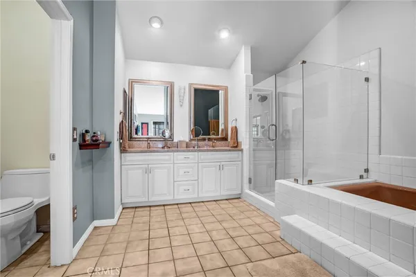 $1,149,000 | 6073 Loynes Drive, Unit 32, Long Beach, CA 90803