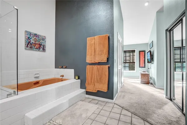 $1,149,000 | 6073 Loynes Drive, Unit 32, Long Beach, CA 90803