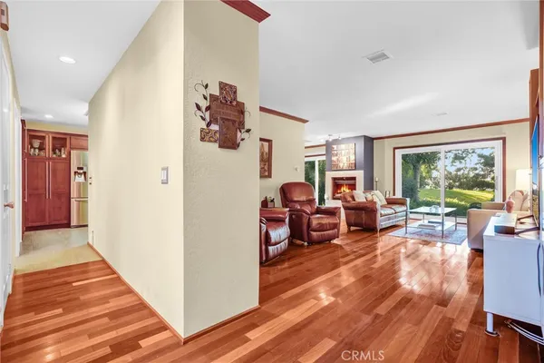 $1,149,000 | 6073 Loynes Drive, Unit 32, Long Beach, CA 90803